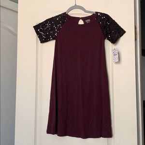 Harper Canyon, Maroon dress with sequins sleeves!